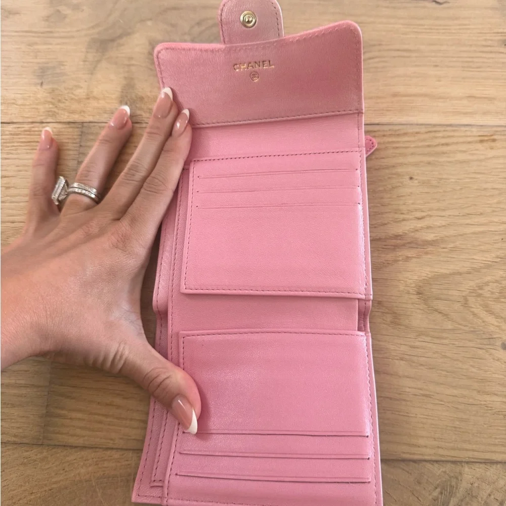 Chanel Pink Calfskin Quilted Leather Wallet with Logo - Picture 6 of 7